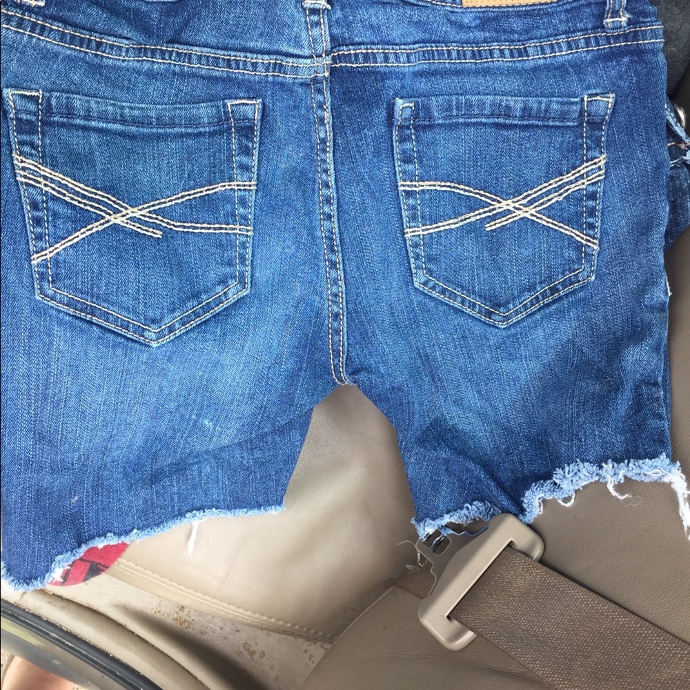 Shorts - Picture 3 of 3